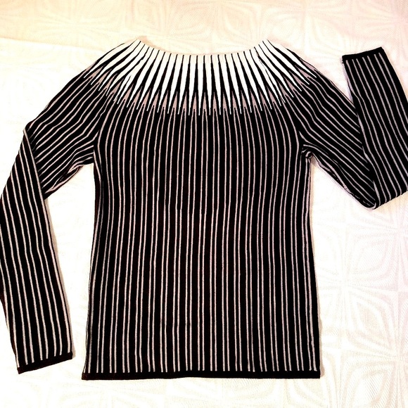 White House Black Market Sweaters - WHBM BLACK and WHITE LONG SLEEVE SCOOPED NECK STRIPED SWEATER SIZE XS